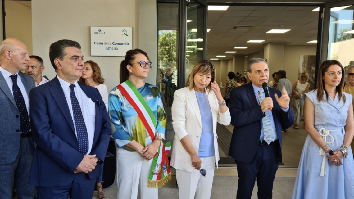 AMELIA, TAGLIO DEL NASTRO OGGI PER LA CASA DELLA COMUNITÀ, LA PRESIDENTE E SINDACO PERNAZZA: “RUOLO IMPORTANTE PER AVVICINARE LA SANITÀ AI CITTADINI, GRAZIE ALLA REGIONE E ALL’USL PER AVER PORTATO A TERMINE IL PROGETTO”