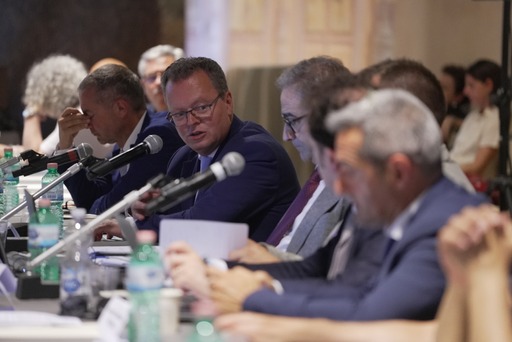 RIUNITO COMITATO SORVEGLIANZA DEL PSR UMBRIA 2014-2022 E COMITATO MONITORAGGIO DEL COMPLEMENTO DI SVILUPPO RURALE (CSR) PER L’UMBRIA 2023-2027. 535 MILIONI DI EURO NEI PROSSIMI CINQUE ANNI PER RAFFORZARE E AMPLIARE LA CAPACITÀ COMPETITIVA DELLE IMPRESE AGRICOLE E AGROALIMENTARI UMBRE