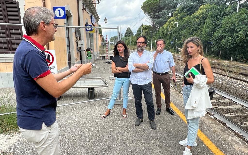 FCU; SOPRALLUOGO DI REGIONE, COMUNE DI UMBERTIDE ED RFI ALLA STAZIONE FERROVIARIA DI PIERANTONIO LESIONATA DAL SISMA DEL 9 MARZO: PROGRAMMATI INTERVENTI PER LA MIGLIORE FRUIZIONE DEL SERVIZIO DI TRASPORTO IN VISTA DELLA RIAPERTURA DELLE SCUOLE