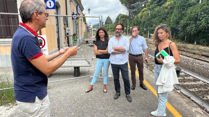 FCU; SOPRALLUOGO DI REGIONE, COMUNE DI UMBERTIDE ED RFI ALLA STAZIONE FERROVIARIA DI PIERANTONIO LESIONATA DAL SISMA DEL 9 MARZO: PROGRAMMATI INTERVENTI PER LA MIGLIORE FRUIZIONE DEL SERVIZIO DI TRASPORTO IN VISTA DELLA RIAPERTURA DELLE SCUOLE