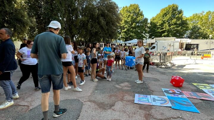 TERNI, ALLA PASSEGGIATA IL GIOCO DELL’OCA È PER LA PACE