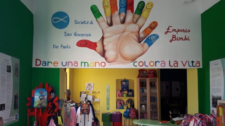 SAN VINCENZO DE’ PAOLI – EMPORIO BIMBI – DONATO MATERIALE SCOLASTICO A BAMBINI E RAGAZZI