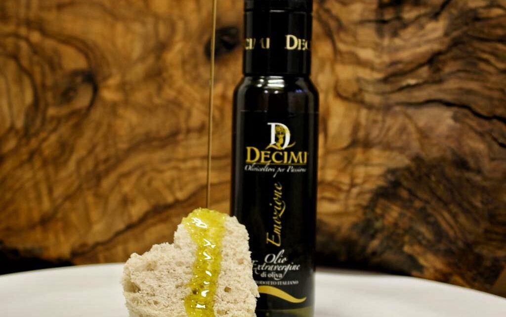 L’OLIO EXTRAVERGINE DI OLIVA “EMOZIONE” DEL FRANTOIO DECIMI DI BETTONA  È IL MIGLIORE AL MONDO PER LA CATEGORIA “BLENDED – FRUTTATO INTENSO”.