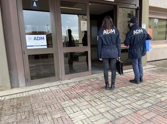 ADM SCOPRE EVASORE CHE CONTRABBANDAVA VODKA: 230 MILA EURO DI IMPOSTE EVASE, SANZIONI FINO A 160 MILA EURO