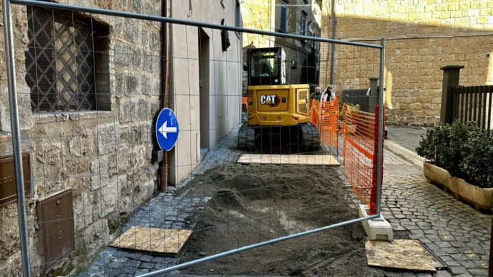 LAVORI IN VIA LOGGIA DEI MERCANTI, CIRCOLAZIONE INTERROTTA IN VIA DELLA COMMENDA FINO AL 22 NOVEMBRE
