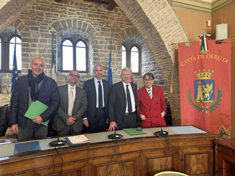 A DERUTA INCONTRO SULLA PROPOSTA DI LEGGE SULLA CERAMICA ARTISTICA UMBRA ORGANIZZATO DAL SINDACO TONIACCINI
