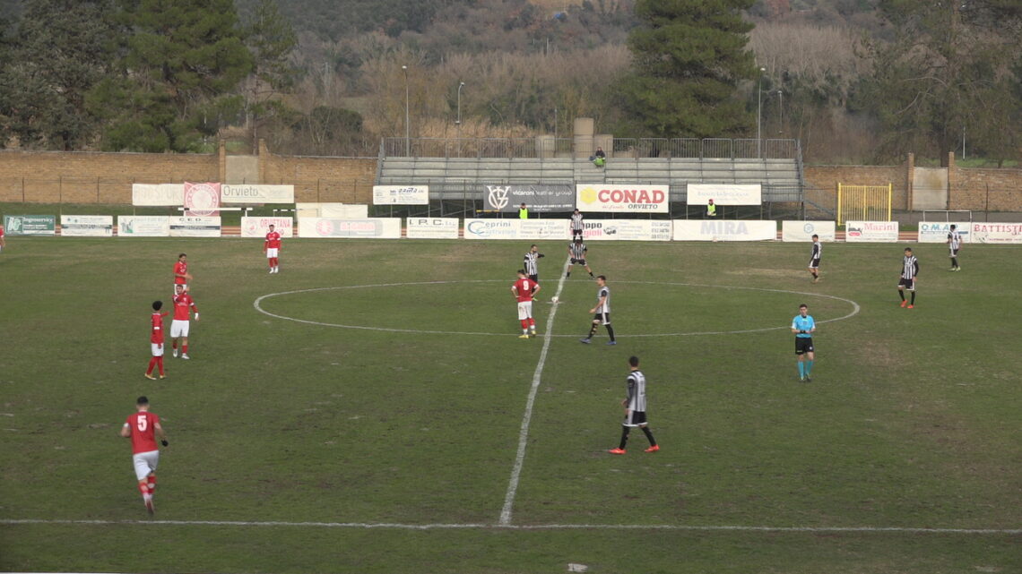 DERBY A RETI INVIOLATE, SVENTOLATI 4 CARTELLINI ROSSI