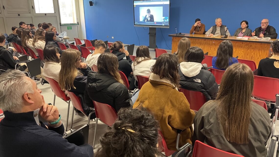 PREMIATI I VINCITORI DEL CONCORSO PER GIOVANI SCRITTORI “CON LO SGUARDO AL FUTURO” INDETTO DALL’ASSOCIAZIONE PIER LUIGI LEONI E DAL COMUNE DI CASTEL VISCARDO