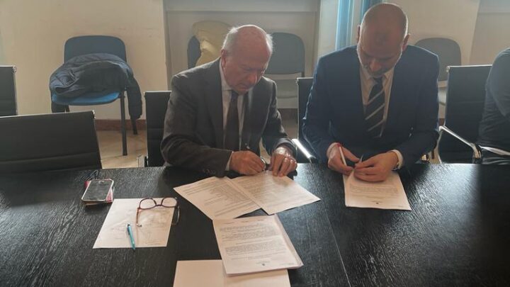 CONFERENZA ISTITUZIONALE FRA REGIONE E COMUNE DI GUALDO CATTANEO SULLA VARIANTE GENERALE AL PRG COMUNALE (PARTE STRUTTURALE), FIRMATO ACCORDO. ASSESSORE MELASECCHE E SINDACO VALENTINI: UN TRAGUARDO PARTICOLARMENTE AMBITO CHE APRE A SCENARI FUTURI DI SVILUPPO