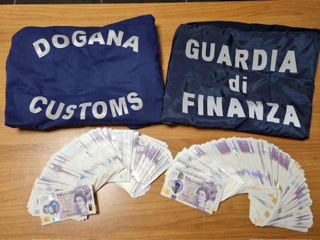 AEROPORTO DI PERUGIA: ADM E GDF CONCLUDONO IL 2023 CON BILANCIO POSITIVO NEL CONTRASTO AGLI ILLECITI TRIBUTARI E ALLA DETENZIONE DI STUPEFACENTI E ALIMENTI