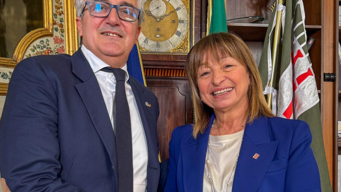 FIRMATA LA CONVENZIONE TRA REGIONE E UNIVERSITÀ PER LA RIORGANIZZAZIONE DEGLI OSPEDALI DI PERUGIA E DI TERNI. TESEI: “ATTO FONDAMENTALE PER LA RAZIONALIZZAZIONE E IL POTENZIAMENTO DELLA SANITÀ PUBBLICA REGIONALE”. OLIVIERO: “ATTO DI GRANDE RESPONSABILITÀ, SI È LAVORATO PER FUNZIONI, NELL’INTERESSE DEGLI UTENTI”