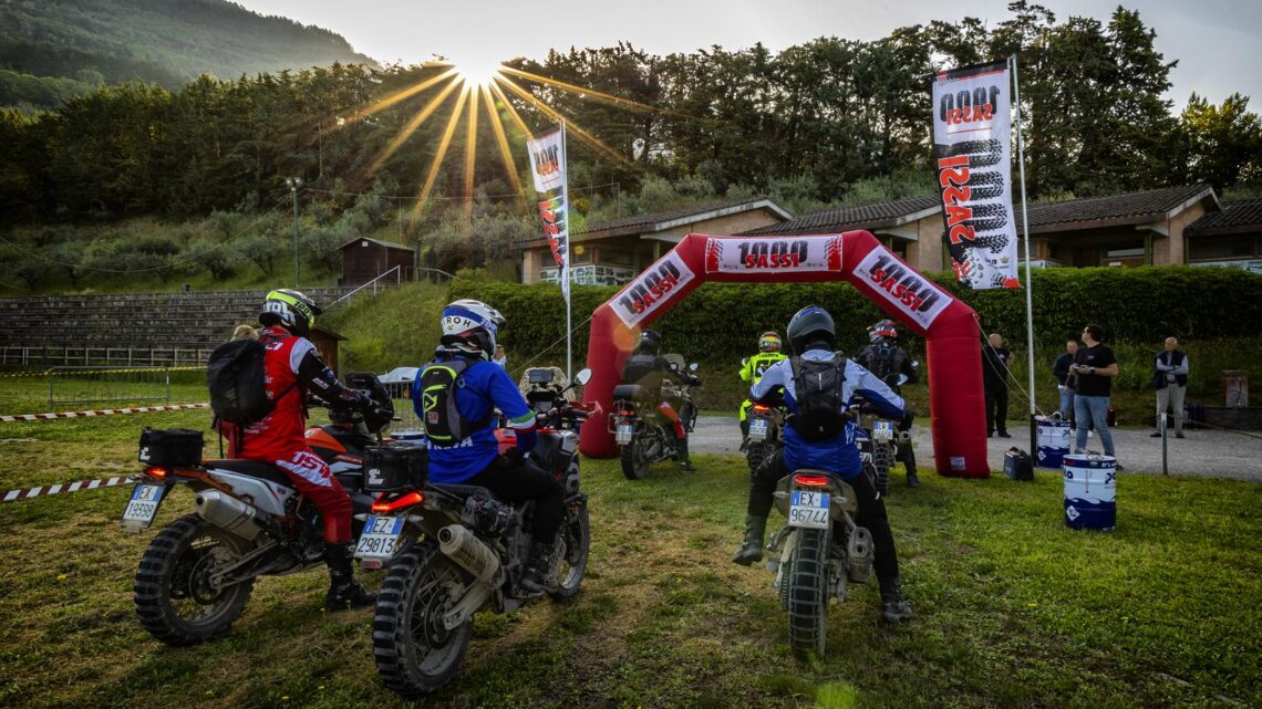 1000 SASSI 2024 CON UN ECCEZIONALE PARTERRE DI ESPONENTI DEL MONDO-MOTO  