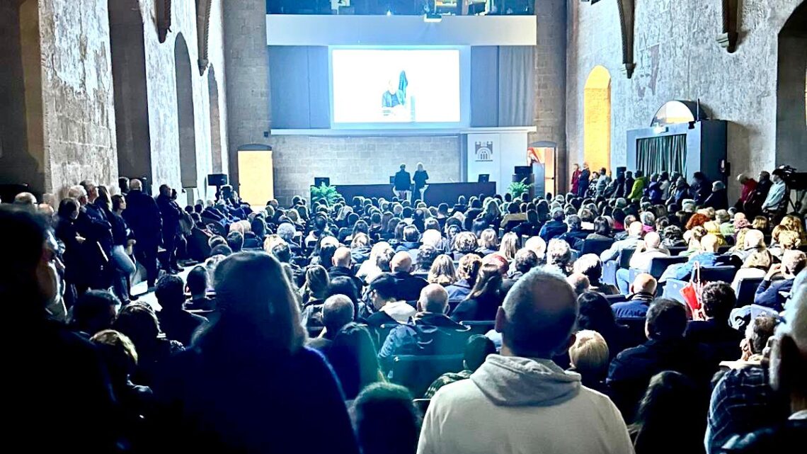 PIENONE PER LA PRESENTAZIONE DELLA LISTA DEI CANDIDATI DI ROBERTA PALAZZETTI