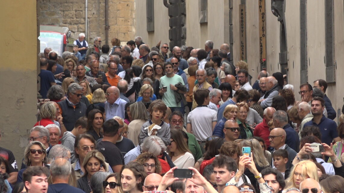 TURISMO: PUBBLICATI 2 BANDI DELLA REGIONE UMBRIA, IN ARRIVO 23 MILIONI A SOSTEGNO DELLE IMPRESE RICETTIVE UMBRE
