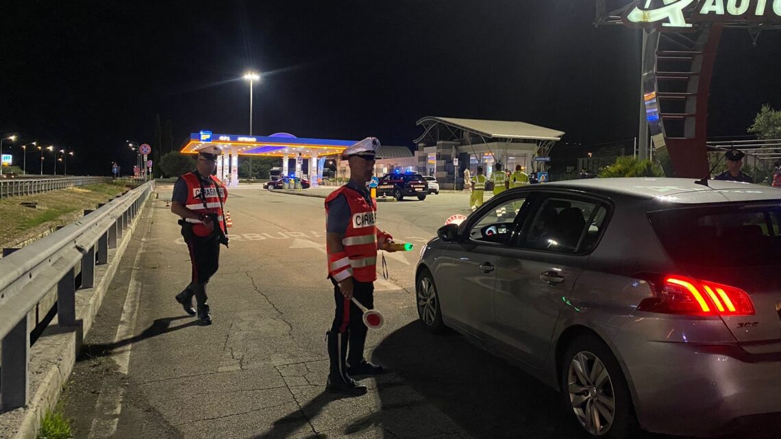 TERNI – CONTROLLO STRAORDINARIO DEL TERRITORIO DA PARTE DEI CARABINIERI: 1 PERSONA SEGNALATA PER POSSESSO DI STUPEFACENTI E 162 CONDUCENTI SOTTOPOSTI AD ACCERTAMENTI PRELIMINARI PER ALCOL.