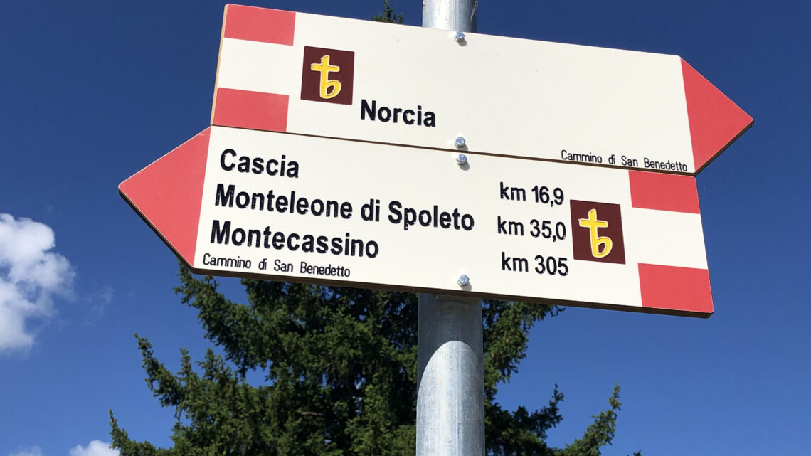 CAMMINO DI SAN BENEDETTO, NUOVA SEGNALETICA NEL TRATTO UMBRO