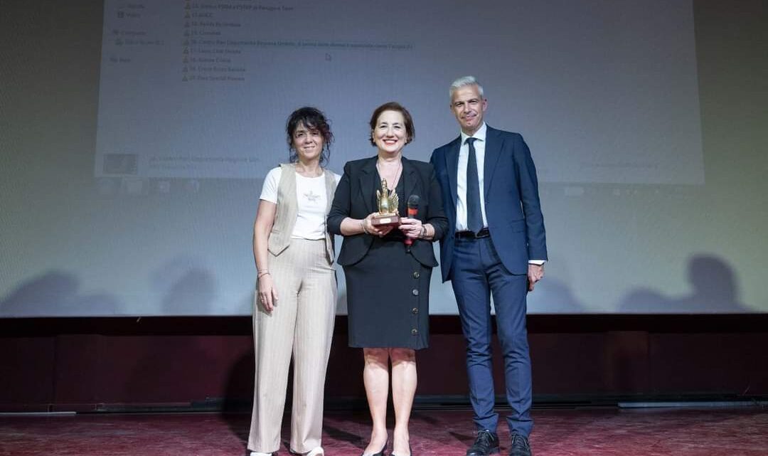 GIORNATA DELLA SOLIDARIETÀ: IL CENTRO PARI OPPORTUNITÀ DELL’UMBRIA INSIGNITO DEL PREMIO “CITTÀ DI DERUTA” NELLA SEZIONE VOLONTARIATO E SOLIDARIETÀ
