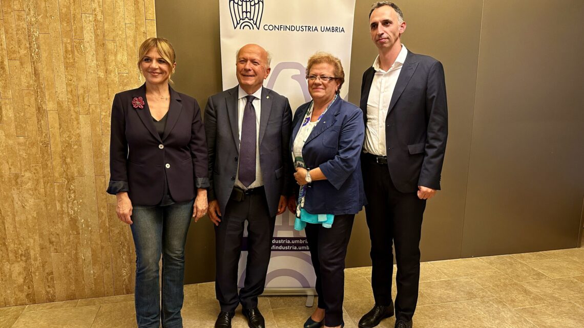 “VICINI ALLE IMPRESE PER COSTRUIRE INSIEME LE STRATEGIE DI SVILUPPO DEL TERRITORIO”
