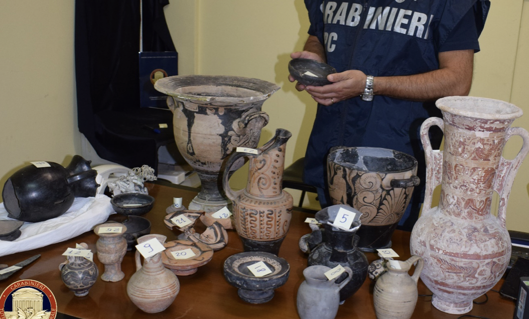 I CARABINIERI TUTELA PATRIMONIO CULTURALE RESTITUISCONO REPERTI ARCHEOLOGICI ALLA SOPRINTENDENZA DELL’UMBRIA