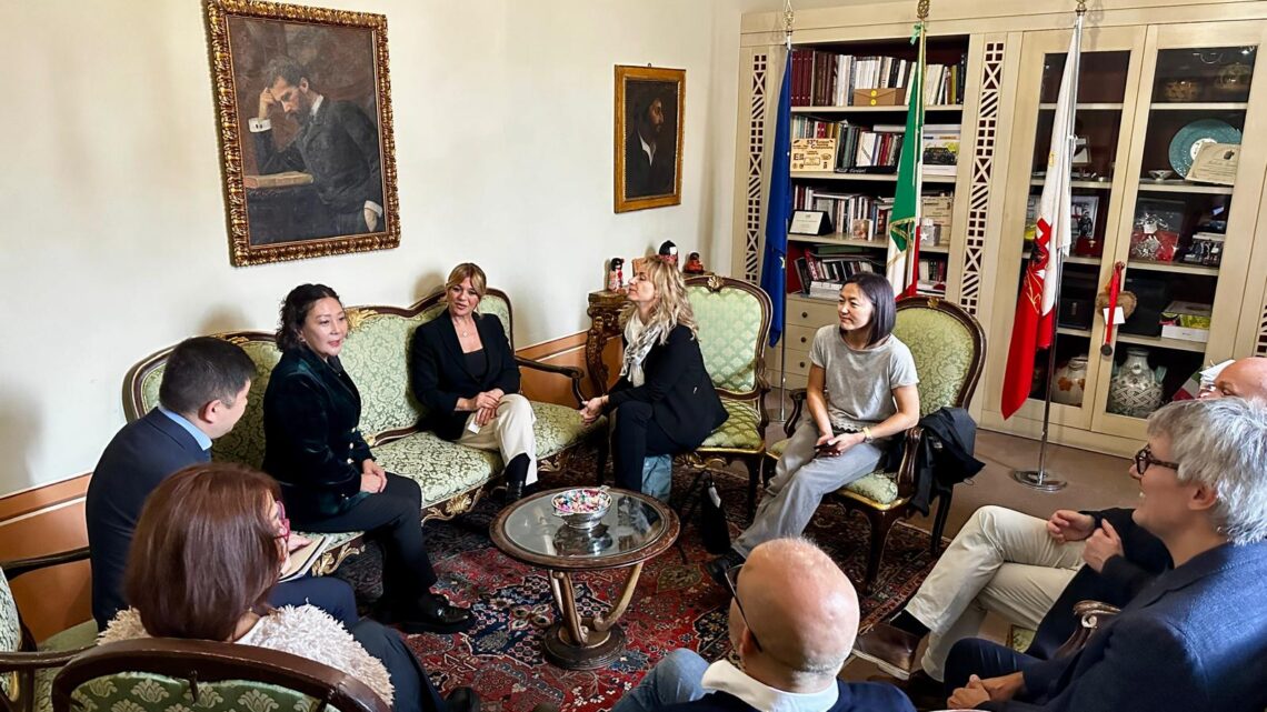 L’AMBASCIATRICE DELLA MONGOLIA IN ITALIA RICEVUTA IN COMUNE