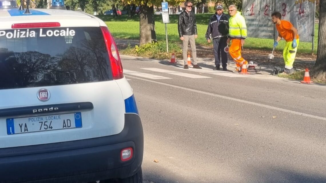 ATTRAVERSAMENTI PEDONALI PIÙ SICURI, INSTALLATI GLI “OCCHI DI GATTO” NEI PUNTI PIÙ CRITICI
