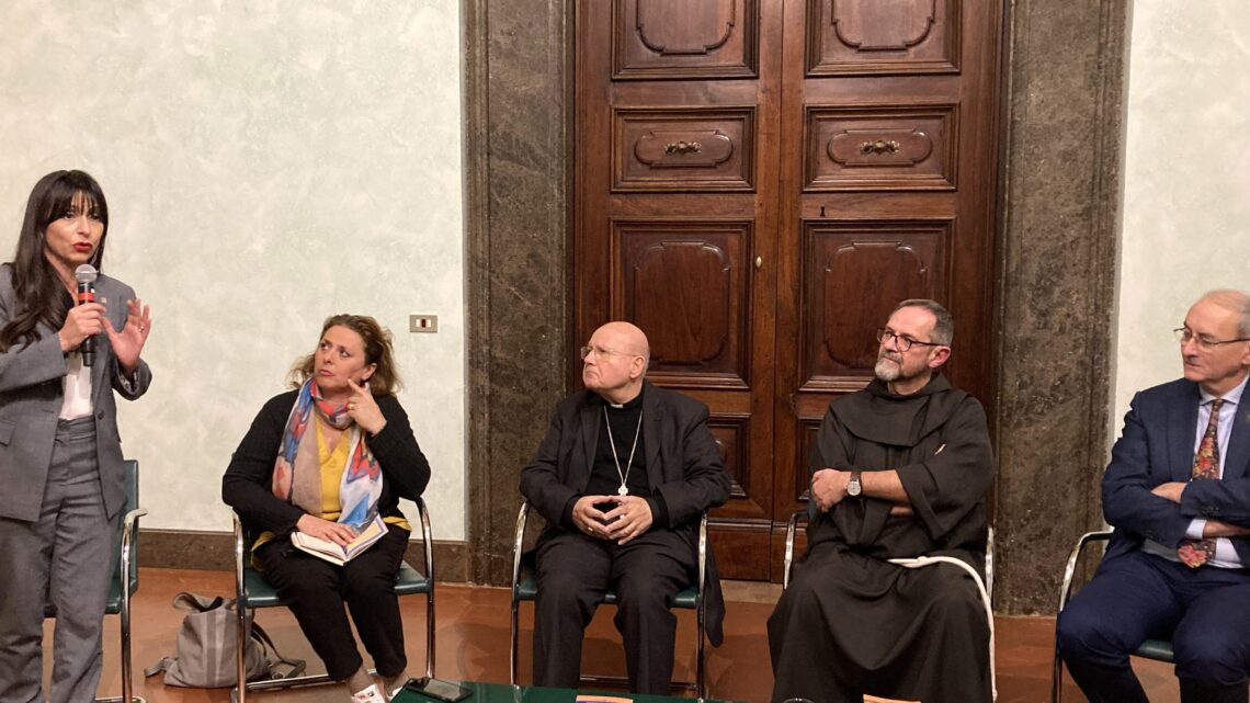 IL LIBRO DI MONS. SORRENTINO “CARLO ACUTIS SULLE ORME DI FRANCESCO E CHIARA D’ASSISI – ORIGINALI NON FOTOCOPIE” PRESENTATO A PALAZZO DONINI. LA PRESIDENTE PROIETTI: “CARLO ACUTIS È UN SIMBOLO DI VALORI AUTENTICI”   