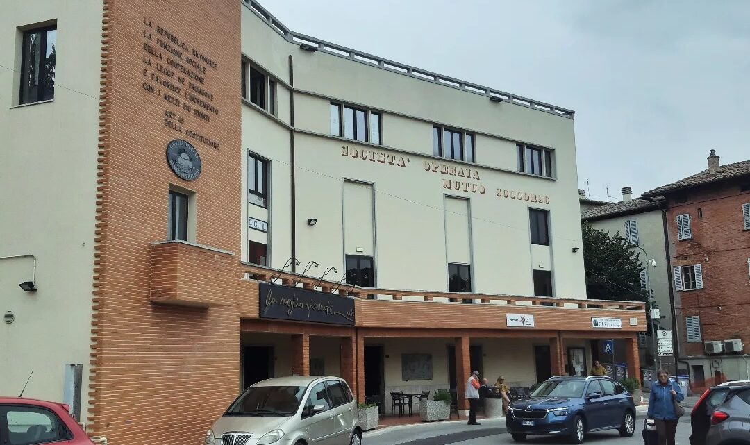MAGIONE, RIAPRE I BATTENTI DOPO OLTRE TRENT’ANNI DI INATTIVITÀ, ALMENO CINEMATOGRAFICA, LA STORICA SALA “CINEMA CARPINE”.