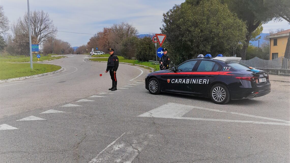 AMELIA – UBRIACA ALLA GUIDA DI UN’AUTOVETTURA RUBATA ESCE DI STRADA: DENUNCIATA DAI CARABINIERI. 