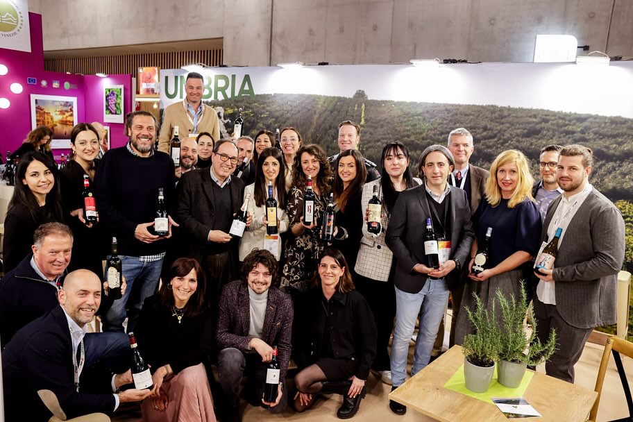 UMBRIA TOP TORNA ALLA SLOW WINE FAIR 2025 DI BOLOGNA: UN IMPEGNO CONCRETO PER LA FILOSOFIA SLOW