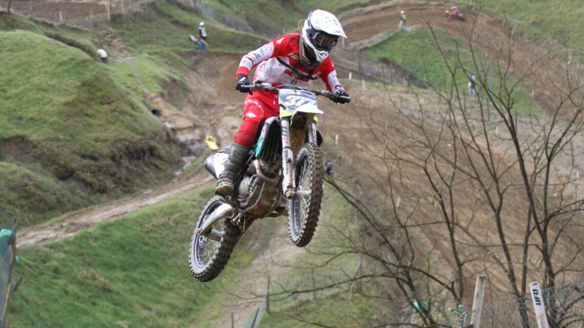 UN INIZIO TRIONFALE PER IL CAMPIONATO TOSCANO MOTOCROSS 2025: A SAN MINIATO LA BATTAGLIA PER I TITOLI È SOLO ALL’ESORDIO
