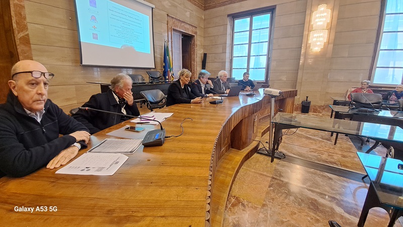 PROVINCIA, SALUTE: OBESITÀ E DIABETE IN AUMENTO ANCHE IN UMBRIA; SE N’È PARLATO ALLA TAVOLA ROTONDA IN SALA DEL CONSIGLIO