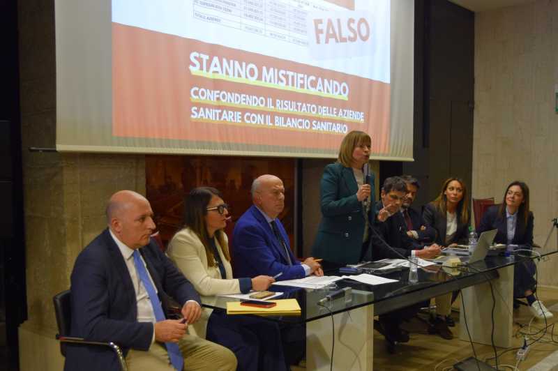 CONFERENZA STAMPA DEI CONSIGLIERI REGIONALI DI MINORANZA SUL BILANCIO SANITARIO 2024