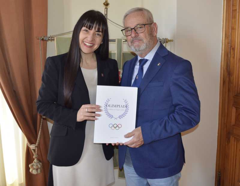 IL SALUTO DELLA PRESIDENTE DELL’ASSEMBLEA LEGISLATIVA, SARAH BISTOCCHI, AL PRESIDENTE DEL CONI, DOMENICO IGNOZZA
