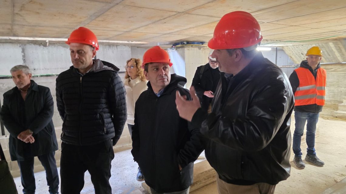 NUOVO OSPEDALE DI CASCIA: IL CANTIERE DELLA RICOSTRUZIONE PROCEDE TRA INNOVAZIONE, SOSTENIBILITÀ E COLLABORAZIONE ISTITUZIONALE