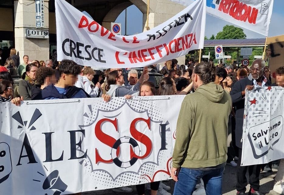 SCUOLE IN CRISI TRA LICEO ALESSI, PONTE SAN GIOVANNI E TODI. ASSESSORE BARCAIOLI: “CI AUGURIAMO CHE L’UFFICIO SCOLASTICO REGIONALE MOSTRI MAGGIORE DETERMINAZIONE NEL PORRE AL CENTRO IL BENESSERE DEGLI STUDENTI”