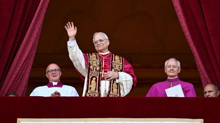 «UNA LIMPIDA GIOIA»: IL MESSAGGIO DEL VESCOVO GUALTIERO PER L’ELEZIONE DI PAPA LEONE XIV