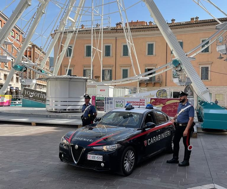 TERNI – 21ENNE RAPINATO IN CENTRO DEL PROPRIO CELLULARE, 19ENNE ARRESTATA DAI CARABINIERI.