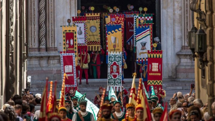 LO STATO DEL TRASLOCO DEI COSTUMI DEL CORTEO STORICO DI ORVIETO NELLA SEDE DI PALAZZO DEI SETTE