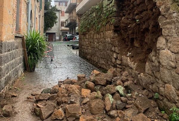 CIRCOLAZIONE VEICOLARE E PEDONALE INTERROTTA IN VICOLO DELLA PACE