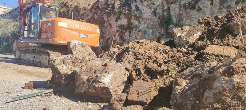 CALVI DELL’UMBRIA, INIZIATI I LAVORI DI BONIFICA E MESSA IN SICUREZZA SUL TRATTO URBANO DELLA SP 18 INTERESSATO DA UNA FRANA: PROVVEDIMENTI ANCHE PER ALCUNE SCUOLE