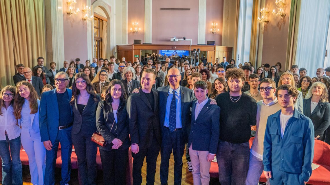 MIM, PRESENTATE LE BUONE PRATICHE DELLE SCUOLE CONTRO IL BULLISMO. VALDITARA: “STUDENTI E DOCENTI HANNO GIÀ IN SÉ LA FORZA E LE CAPACITÀ DI SCONFIGGERE LA VIOLENZA”
