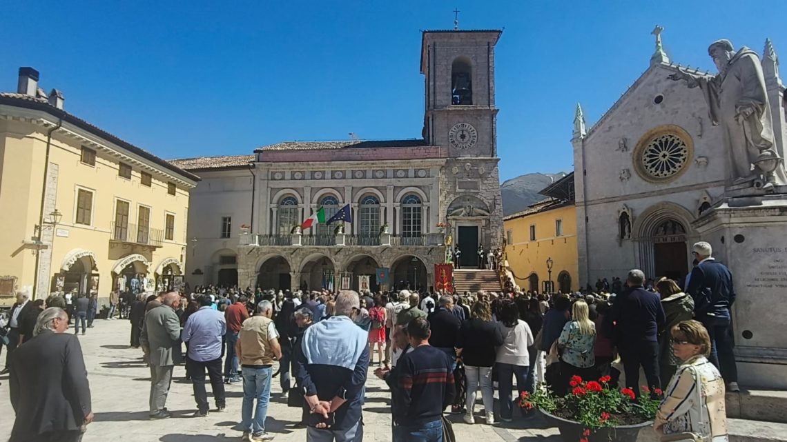 SISMA 2016, A NORCIA INAUGURATO IL PALAZZO COMUNALE: SIMBOLO DI RINASCITA E MODELLO INTERNAZIONALE DI SICUREZZA SISMICA