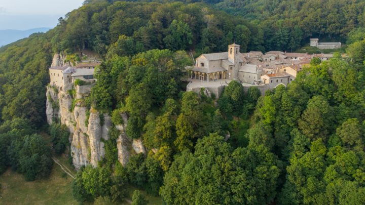 PEDALANDO L’UMBRIA DI FRANCESCO, NASCE LA MEDIOFONDO DELLA VERNA: ISCRIZIONI APERTE PER L’APPUNTAMENTO DEL 26 APRILE