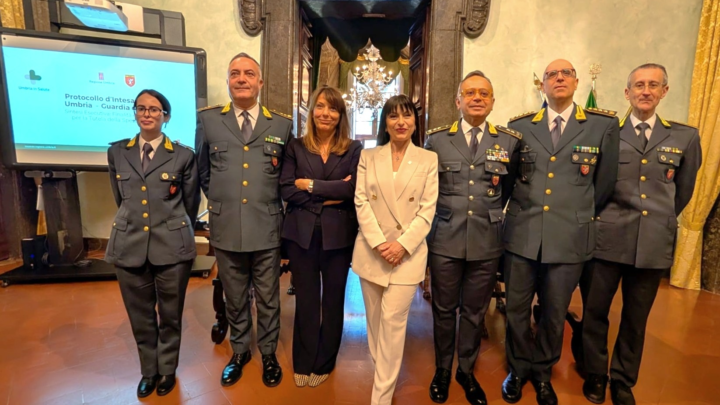 FIRMATO IL PROTOCOLLO D’INTESA CON IL COMANDO REGIONALE DELLA GUARDIA DI FINANZA PER IL CONTROLLO DELLA SPESA SANITARIA. PRESIDENTE PROIETTI: “LA CORRETTA GESTIONE DELLE RISORSE SERVE AD ASSICURARE AI CITTADINI SERVIZI DI QUALITÀ