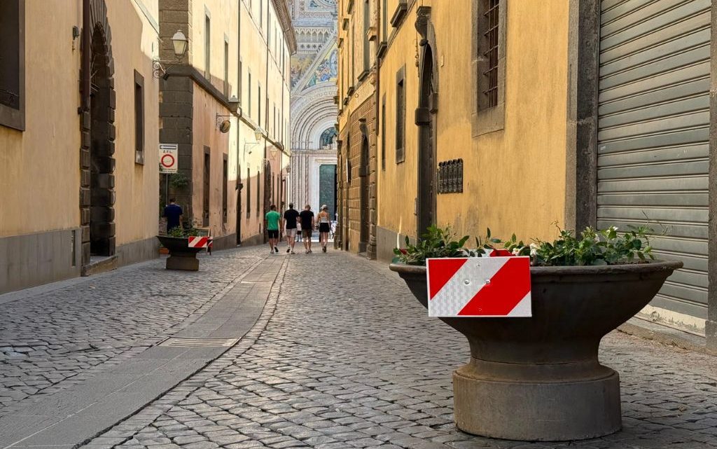 SICUREZZA, DISPOSTA L’INSTALLAZIONE DI BARRIERE SULLE PRINCIPALI VIE D’ACCESSO ALL’AREA PEDONALE DEL CENTRO STORICO