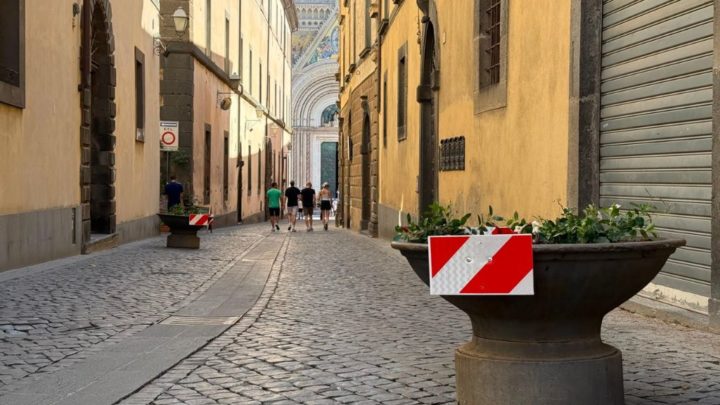 SICUREZZA, DISPOSTA L’INSTALLAZIONE DI BARRIERE SULLE PRINCIPALI VIE D’ACCESSO ALL’AREA PEDONALE DEL CENTRO STORICO